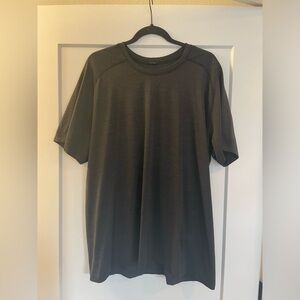 lululemon Men’s short sleeve shirt